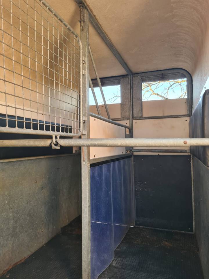 Horse trailer Fautras Provan 2 Stalls 2002 Used