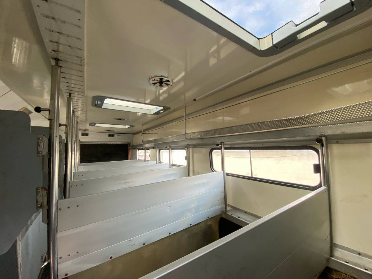 Horsebox NON-HGV Iveco Cursor 2000 Used