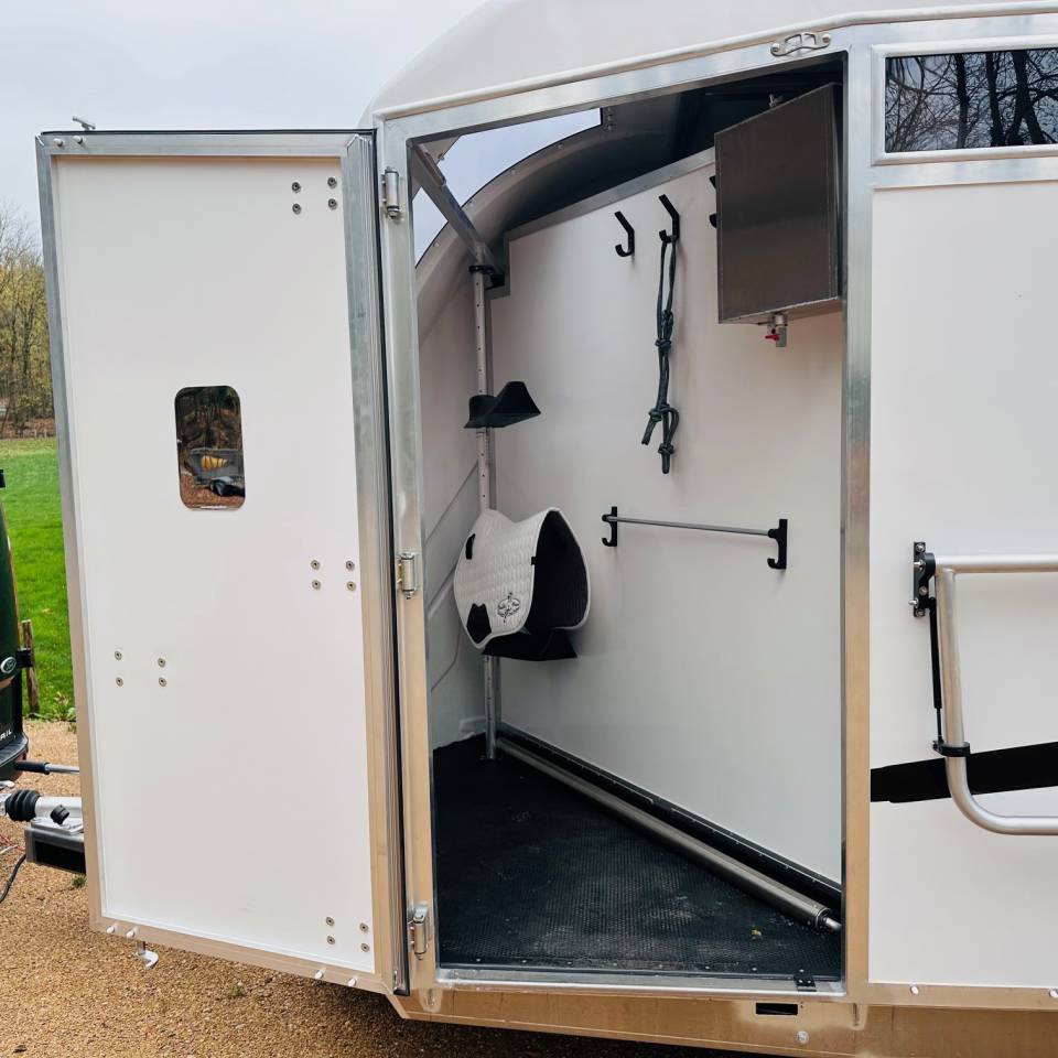 Horse trailer Bonilla Diagonal 3 3 Stalls 2026 New