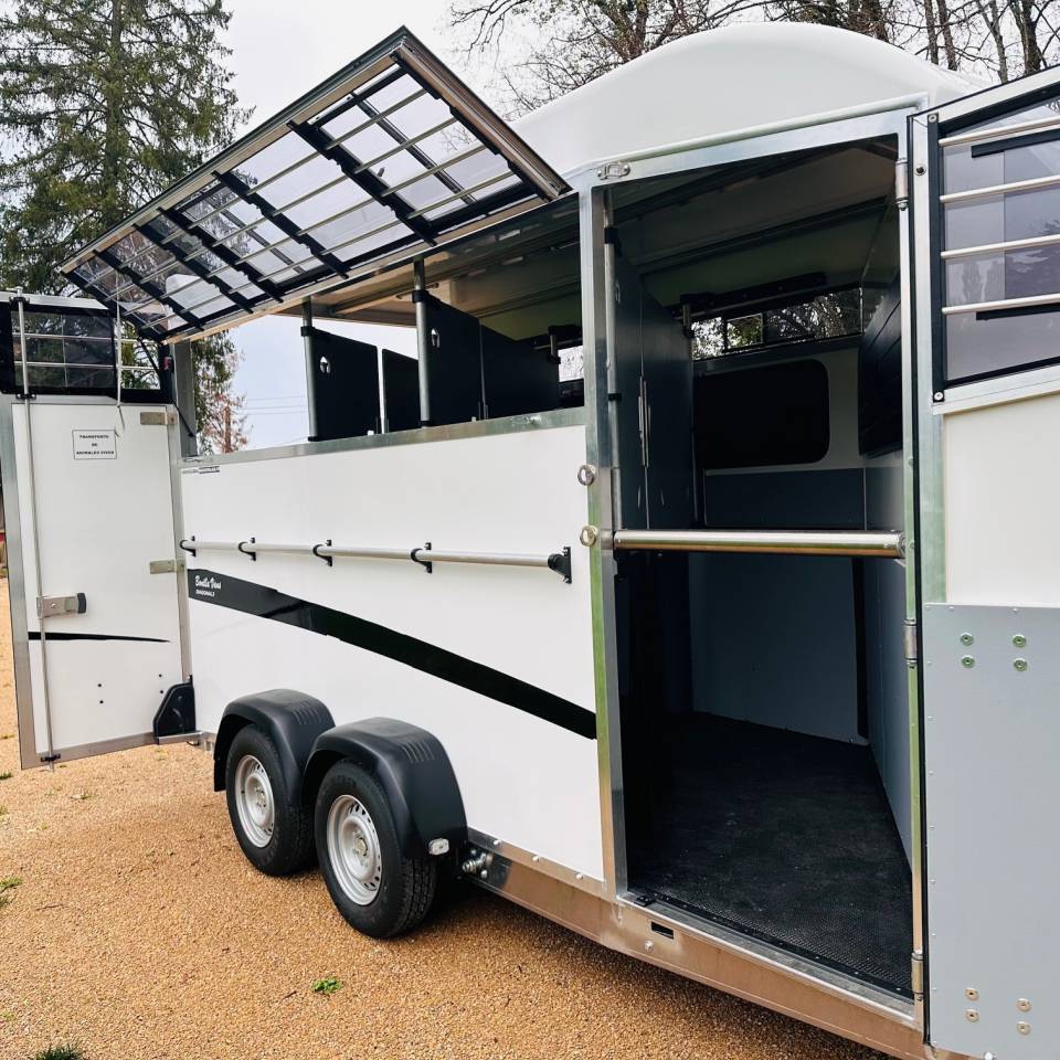 Horse trailer Bonilla Diagonal 3 3 Stalls 2026 New