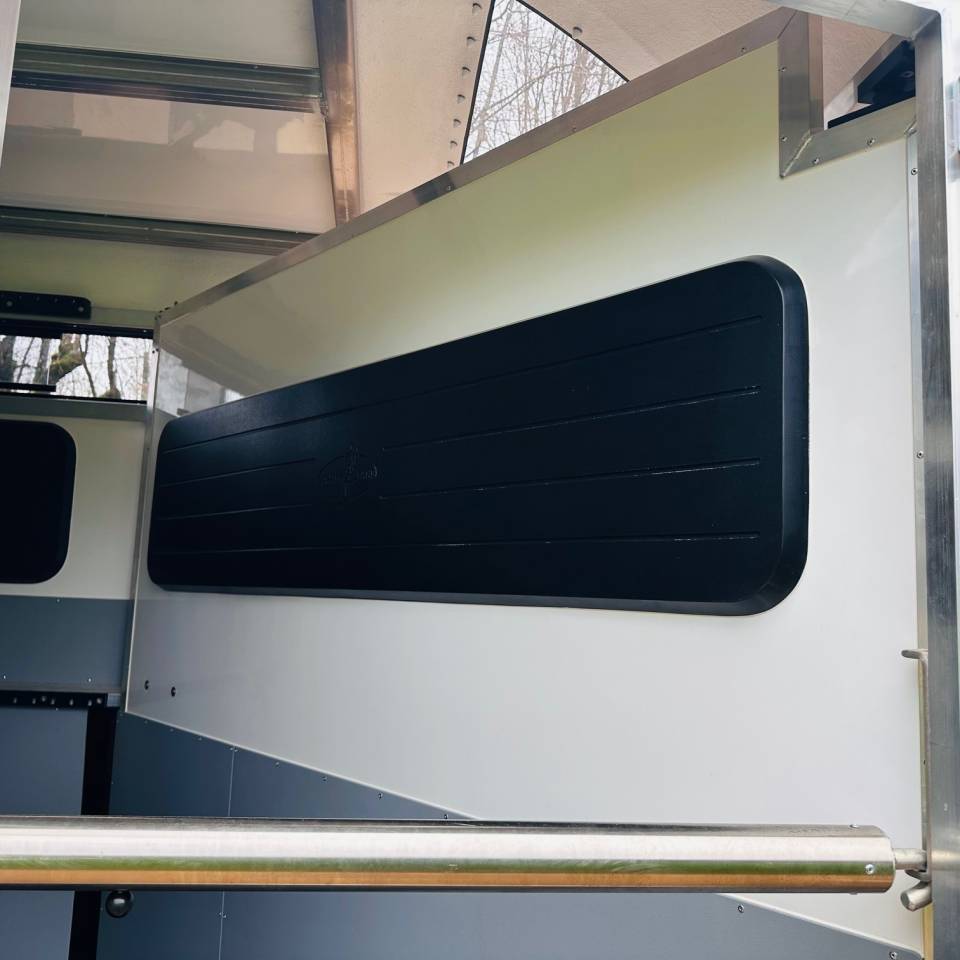 Horse trailer Bonilla Diagonal 3 3 Stalls 2026 New