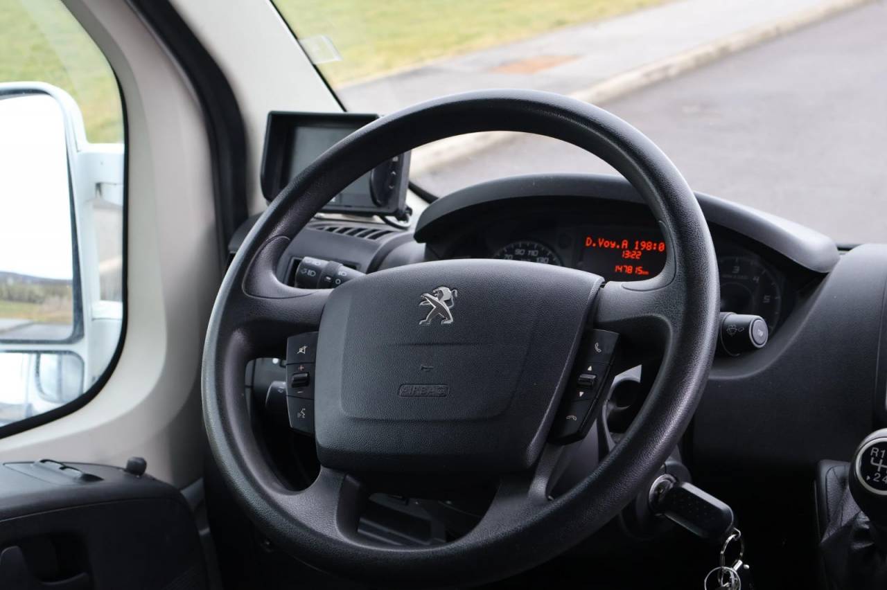 Horsebox HGV Theault THEAULT PROTEO 3.0 180CH 2015 Used