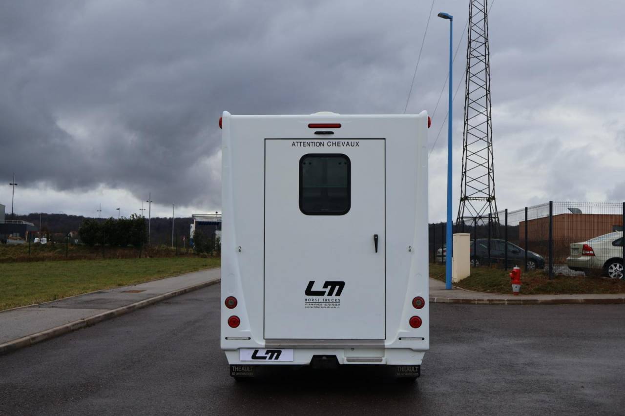Horsebox HGV Theault THEAULT PROTEO 3.0 180CH 2015 Used