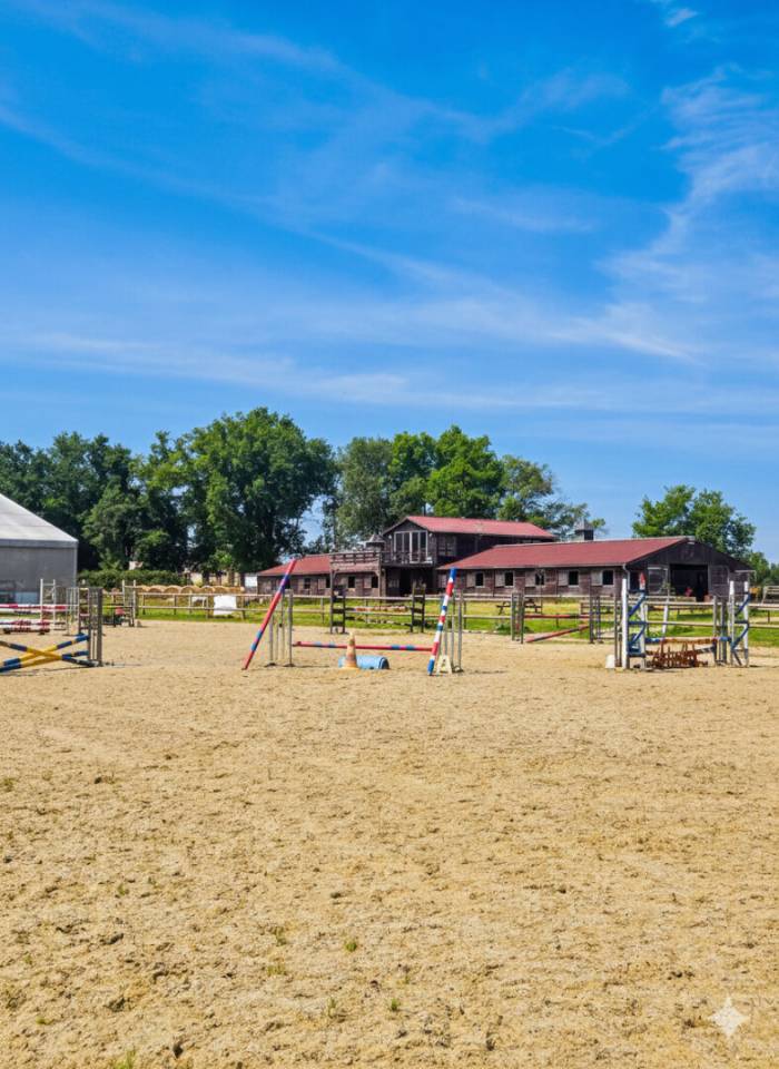 Livery yard  Gironde