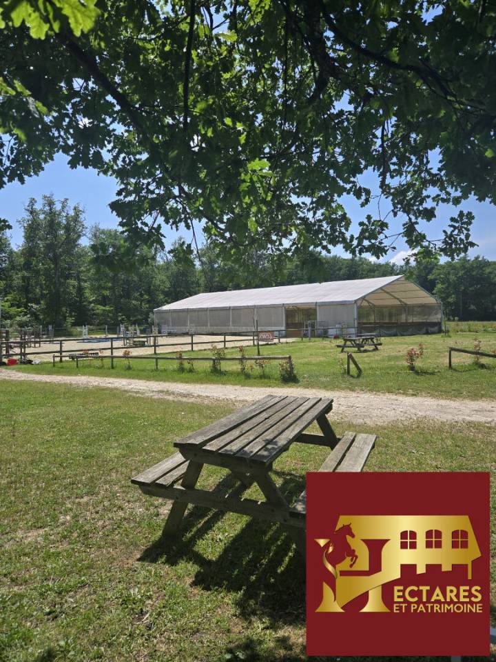 Livery yard  Gironde