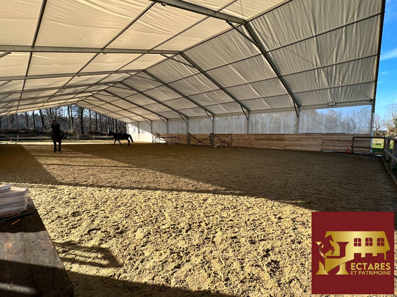 Livery yard  Gironde