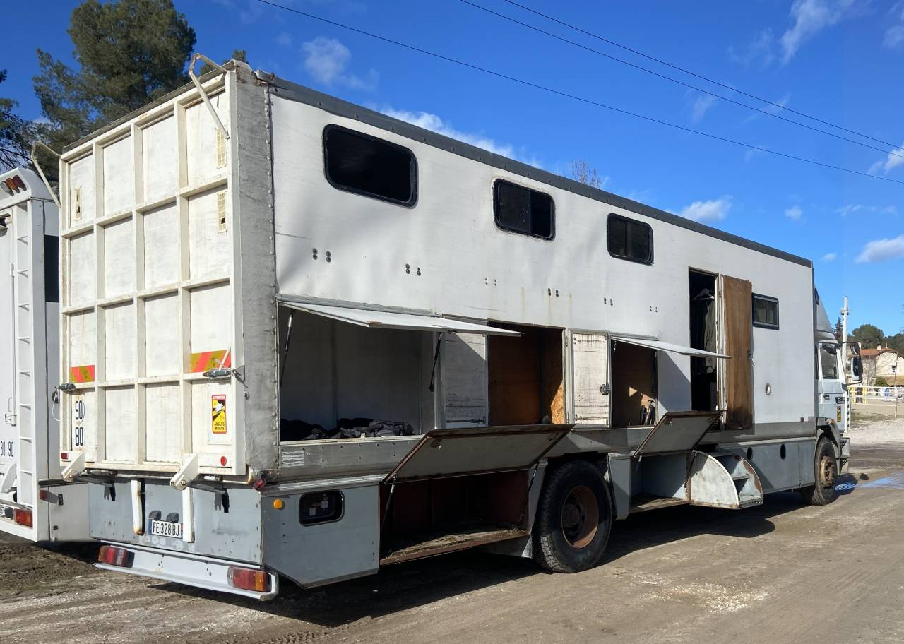 Horsebox NON-HGV Renault G230 1992 Used