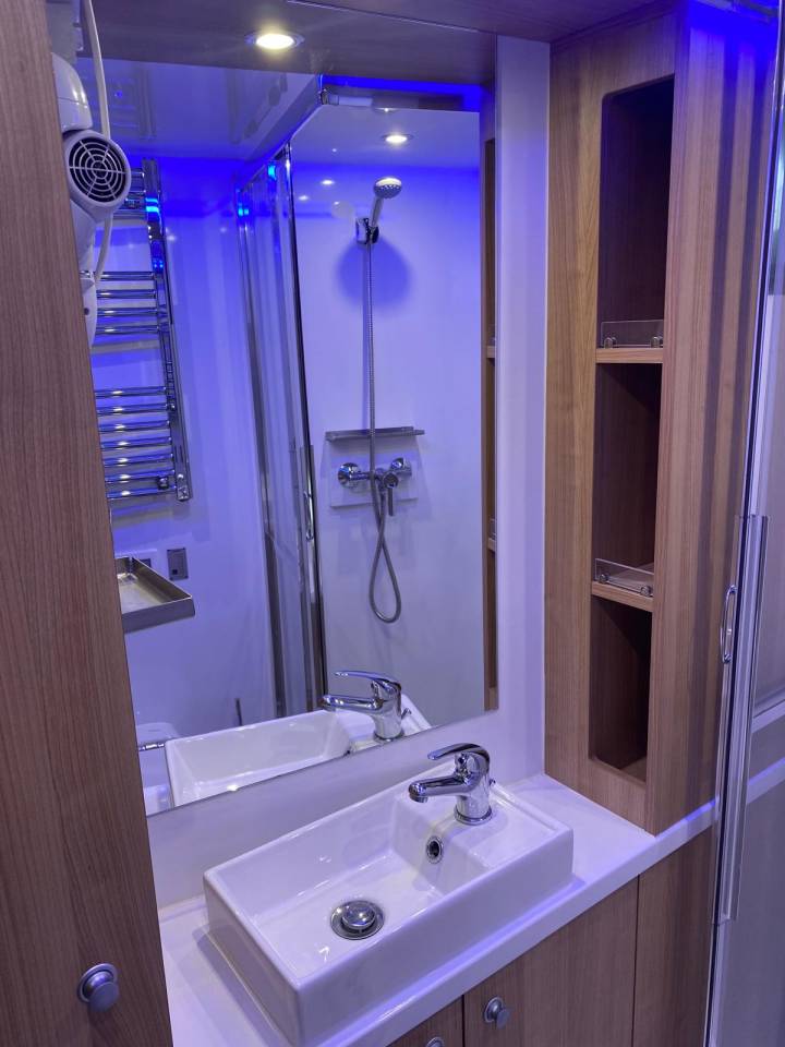 Horsebox NON-HGV Volvo fm 2012 Used