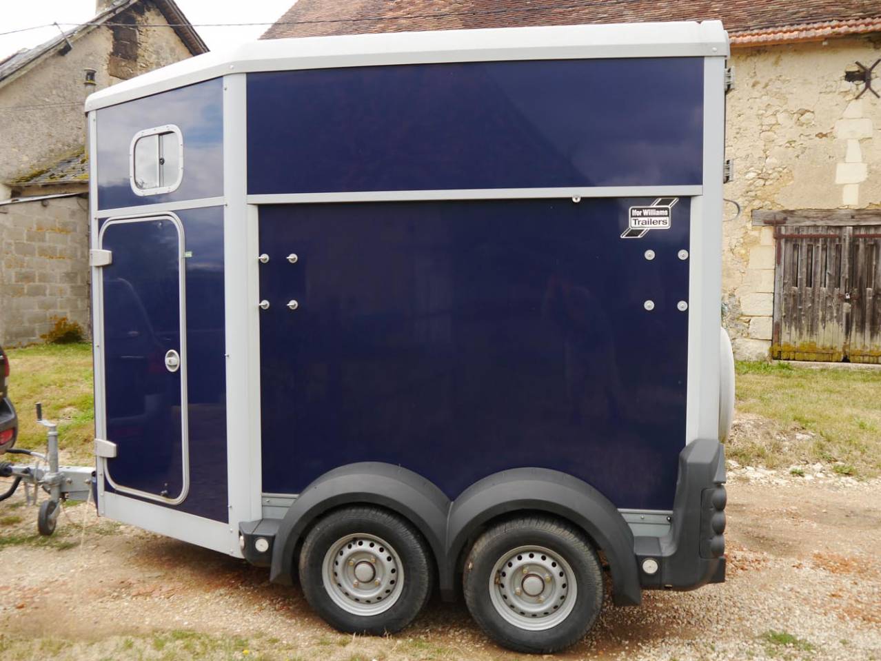 Horse trailer Ifor Williams HB403 CONFORT 1,5 Stalls 2014 Used