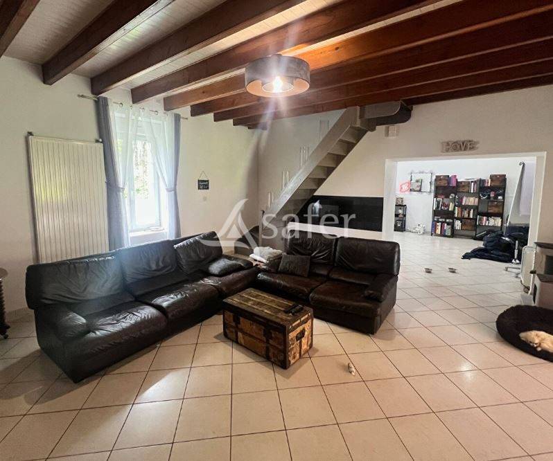 Other country property  Vend&eacute;e