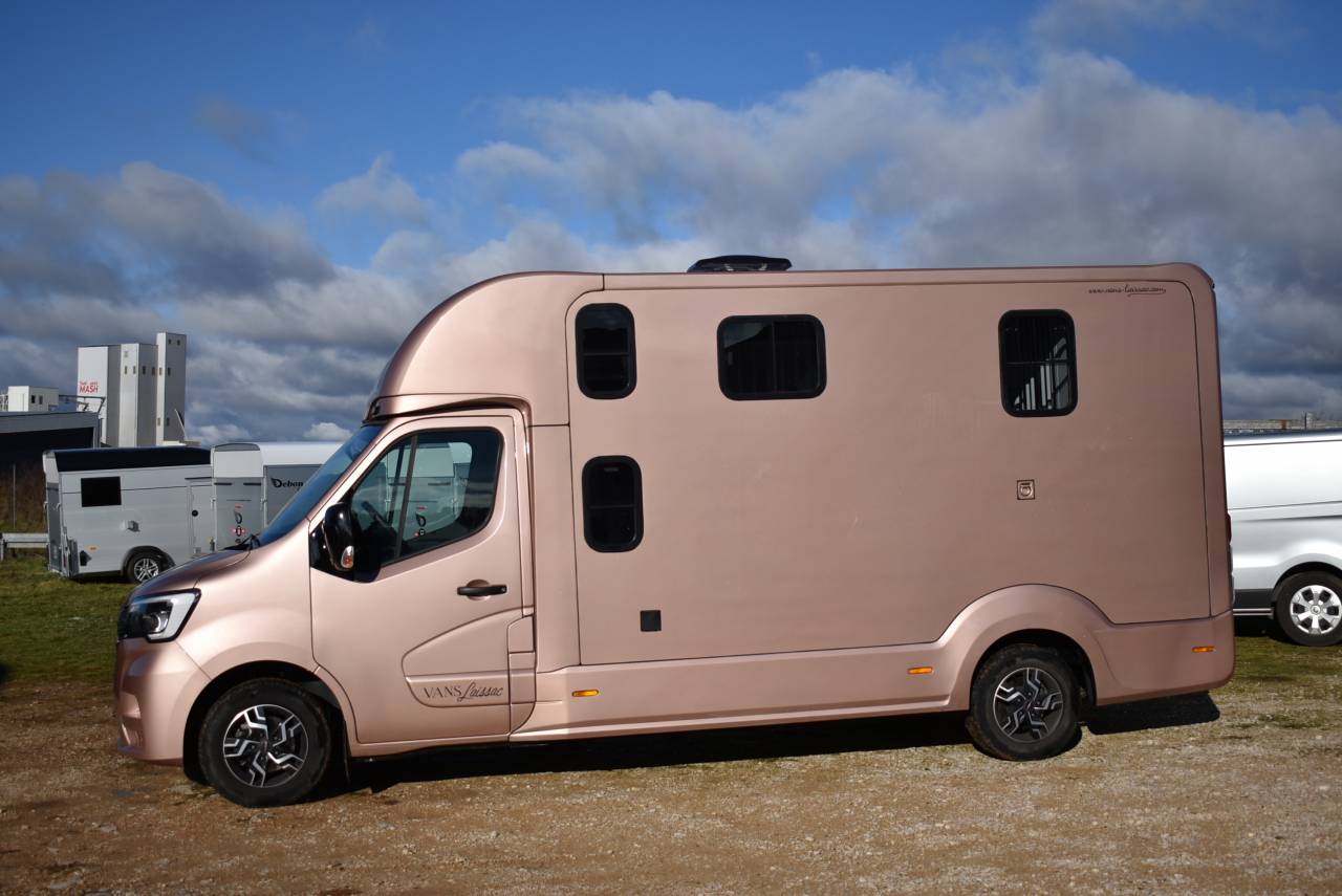 Horsebox HGV Laissac Utilitaires Master 2021 Used