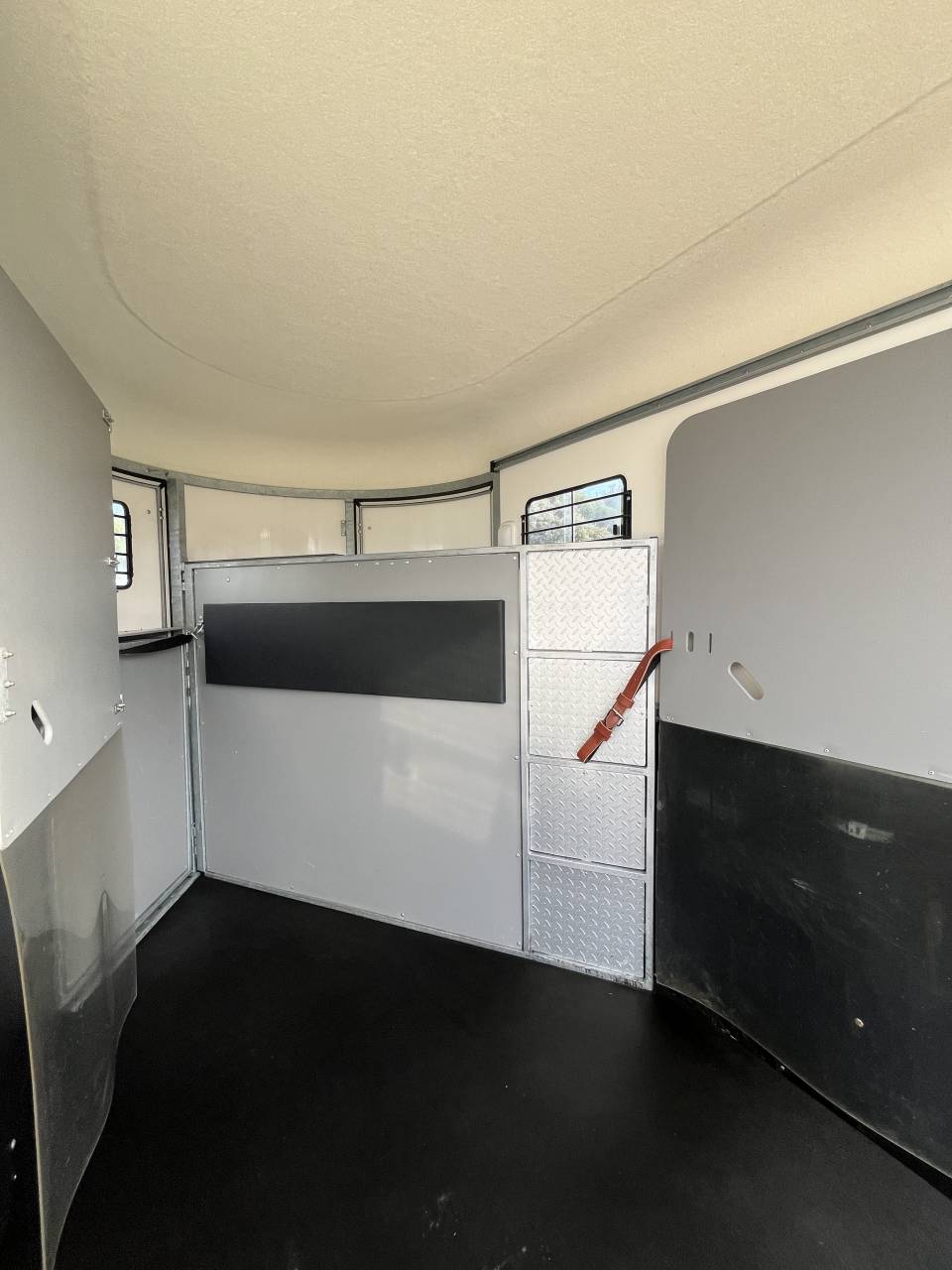 Horse trailer Fautras  2 Stalls 2015 Used