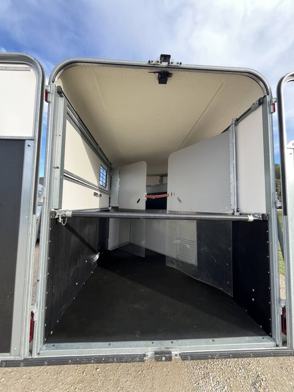 Horse trailer Fautras  2 Stalls 2015 Used