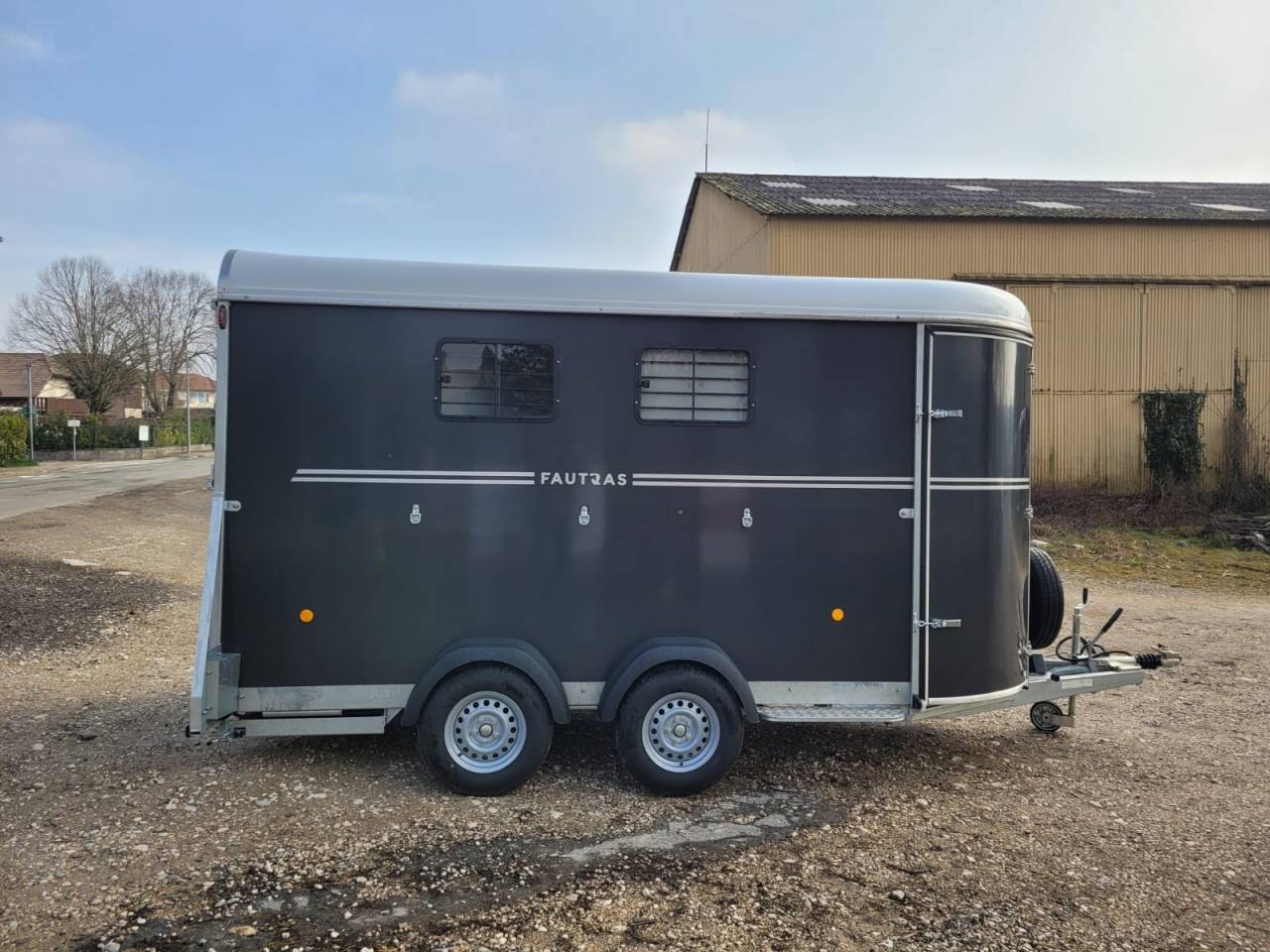 Horse trailer Fautras oblic +3 3 Stalls 2026 New
