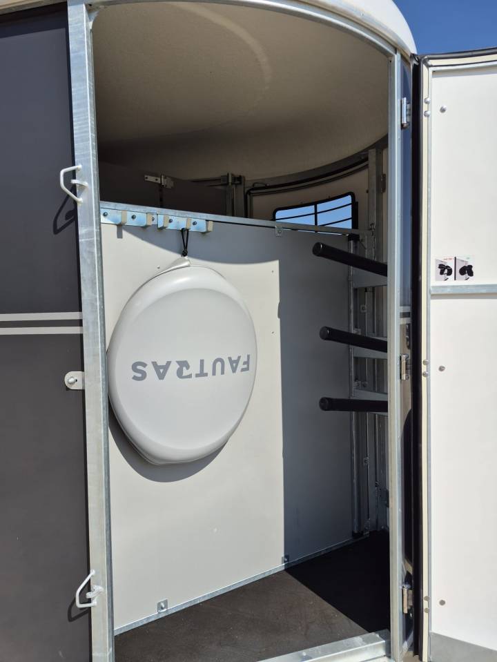 Horse trailer Fautras oblic +3 3 Stalls 2026 New