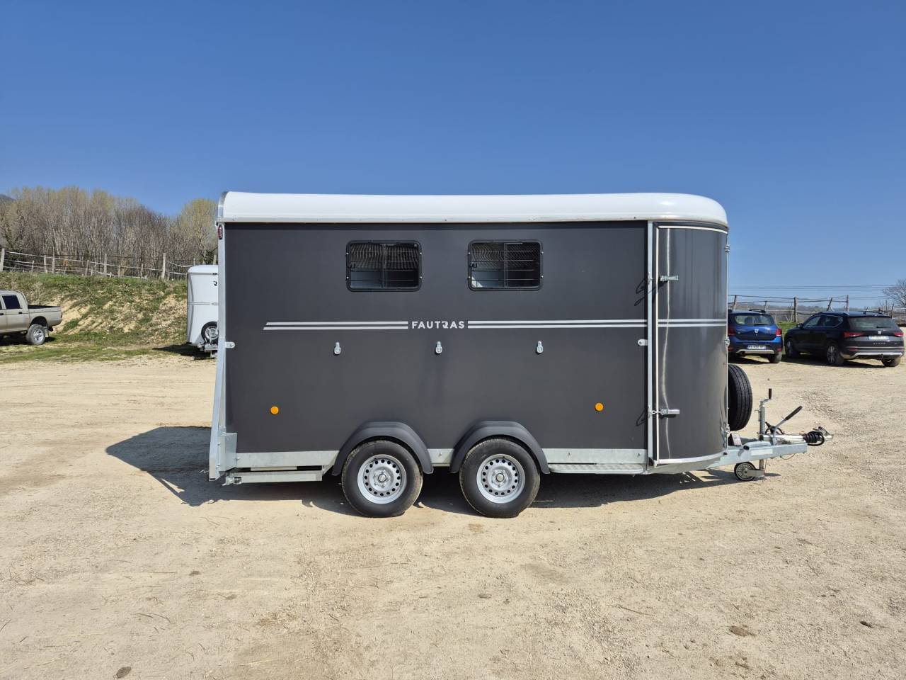 Horse trailer Fautras oblic +3 3 Stalls 2026 New