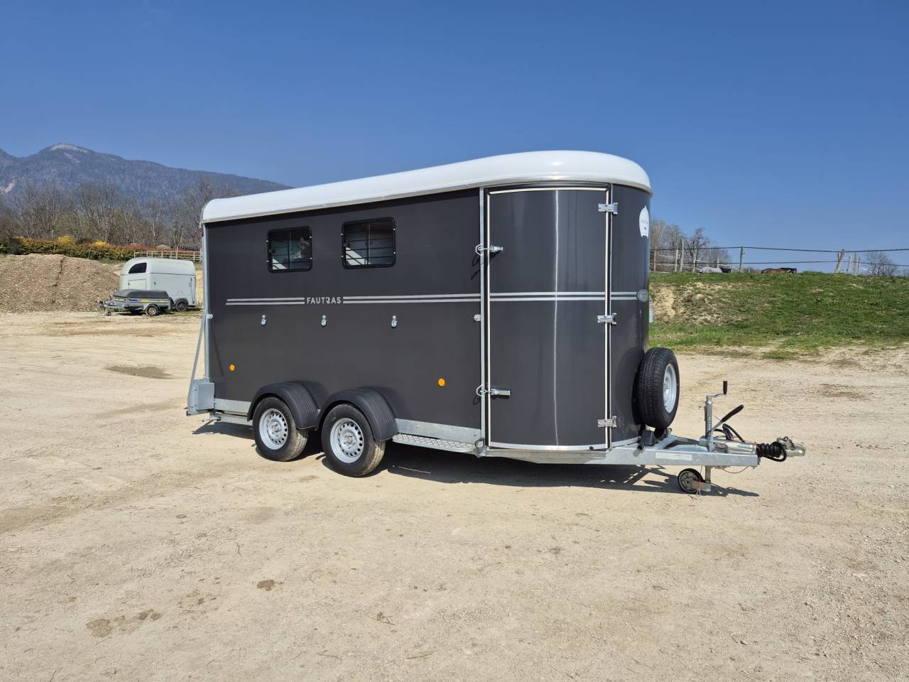 Horse trailer Fautras oblic +3 3 Stalls 2026 New