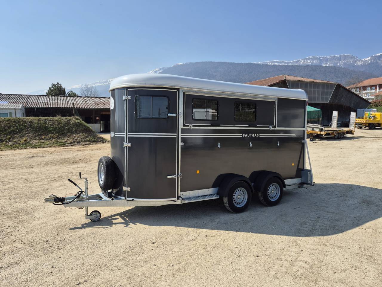 Horse trailer Fautras oblic +3 3 Stalls 2026 New