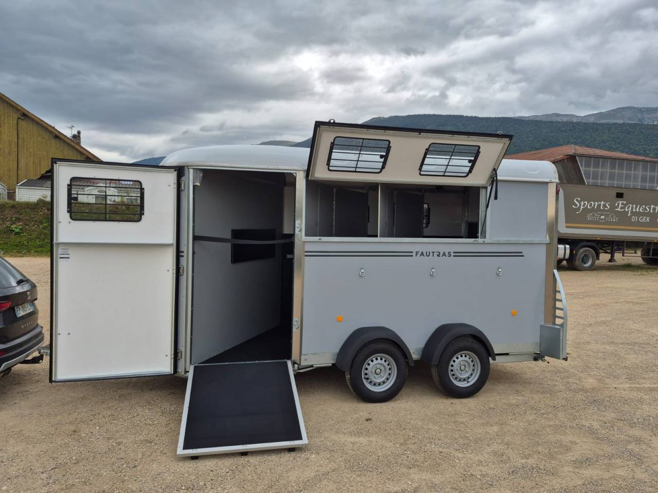 Horse trailer Fautras oblic X3 3 Stalls 2026 New