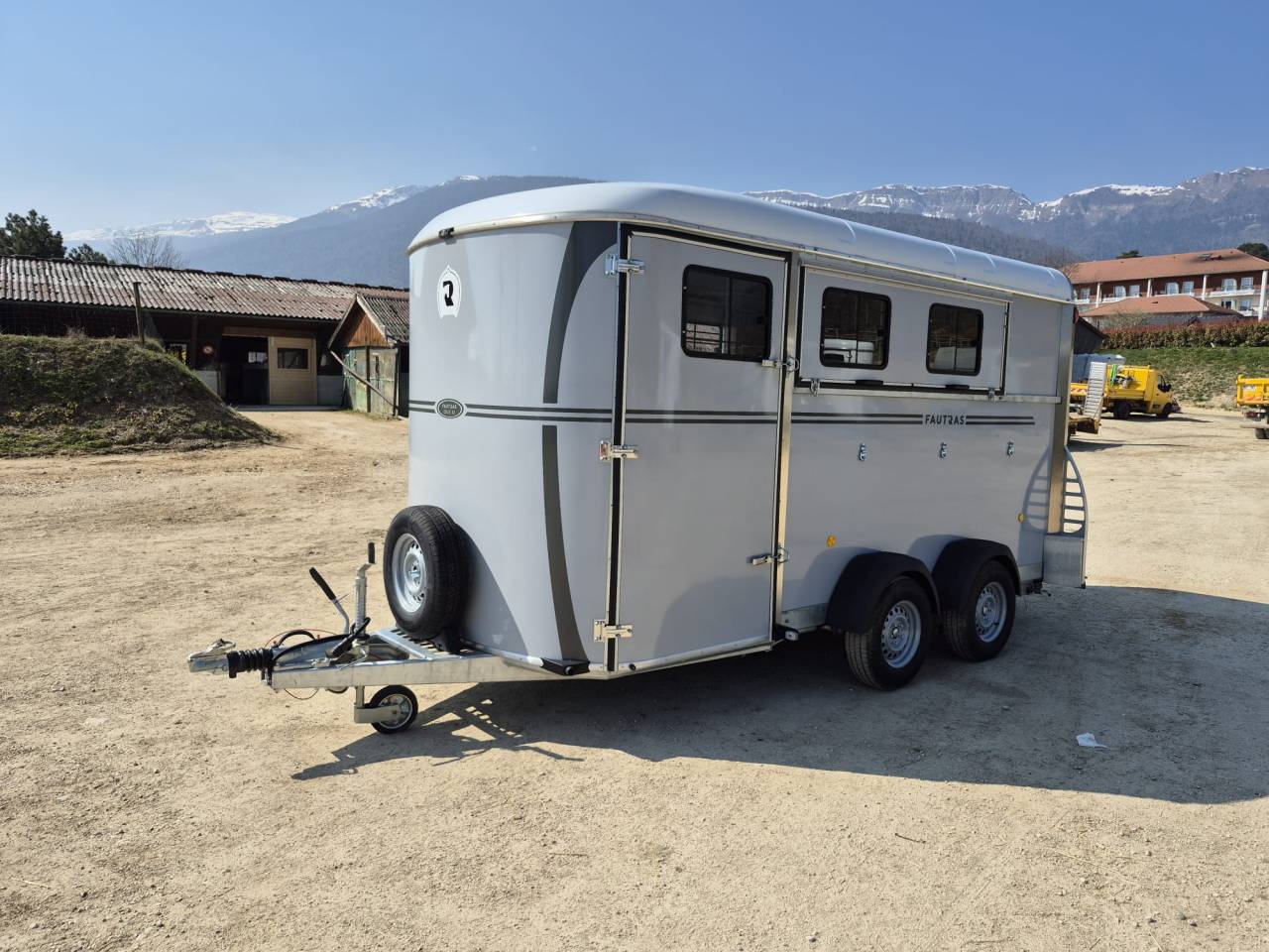 Horse trailer Fautras oblic X3 3 Stalls 2026 New