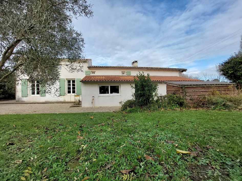 Equestrian property  Charente-Maritime