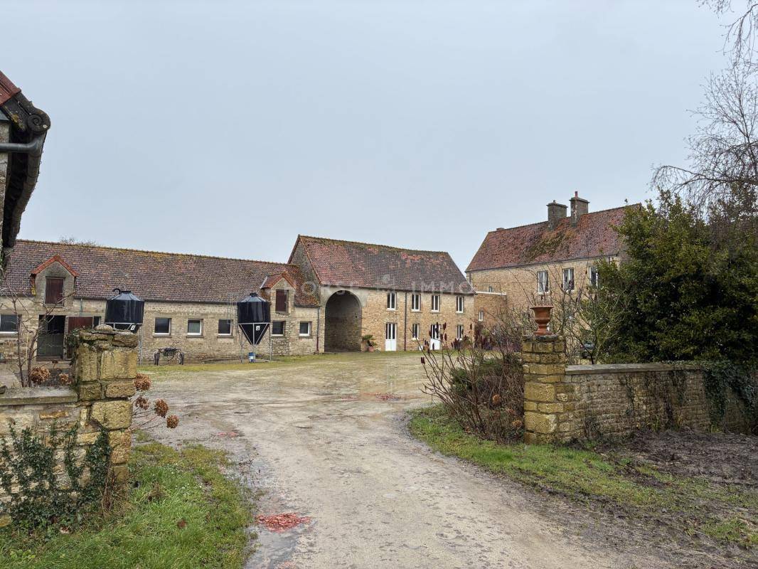 Luxurious equestrian property  Manche