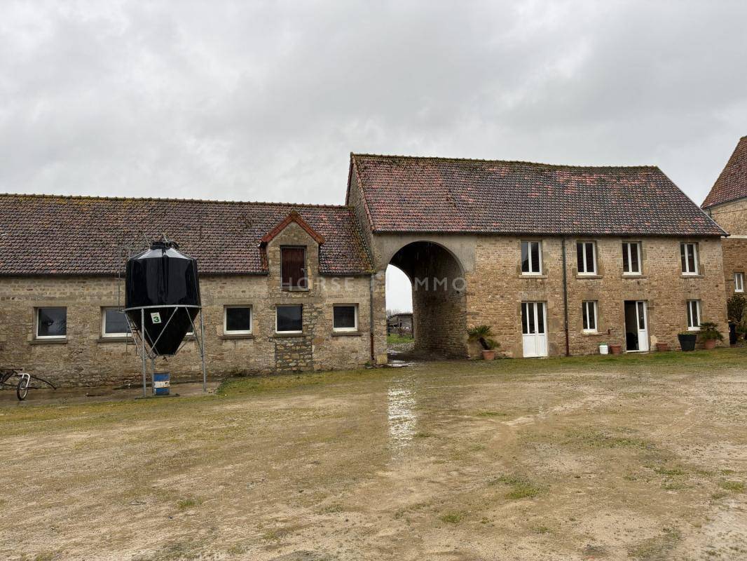 Luxurious equestrian property  Manche