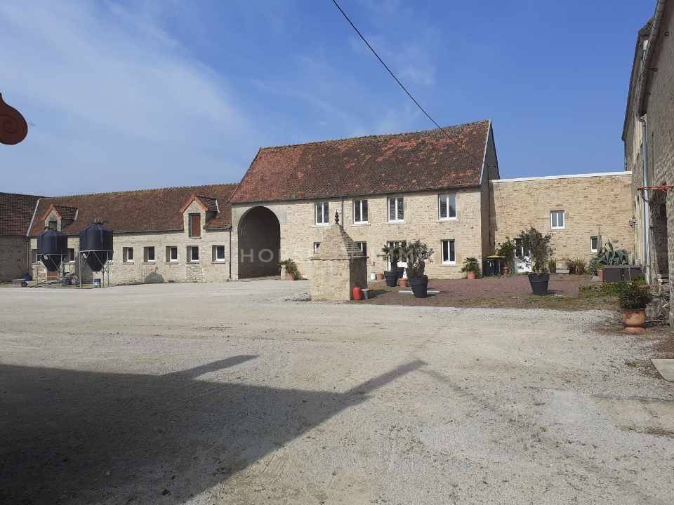 Luxurious equestrian property  Manche