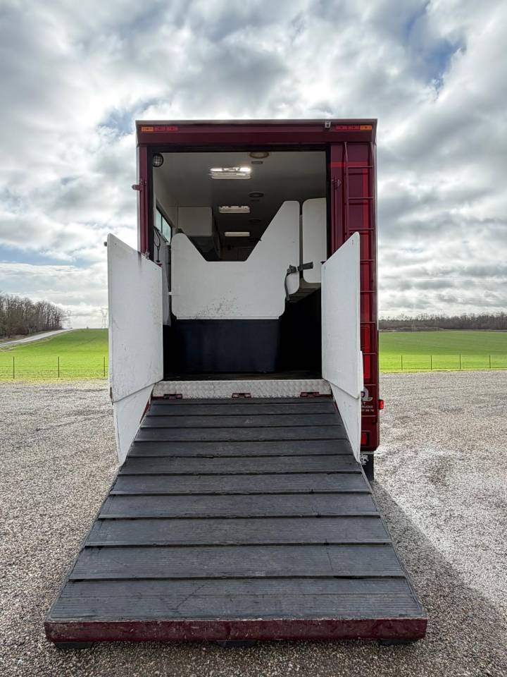 Horsebox NON-HGV Volvo Paillard 2017 Used