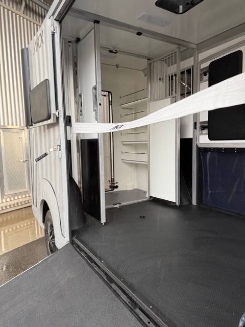 Horsebox HGV AKX Opel Movano 2026 New