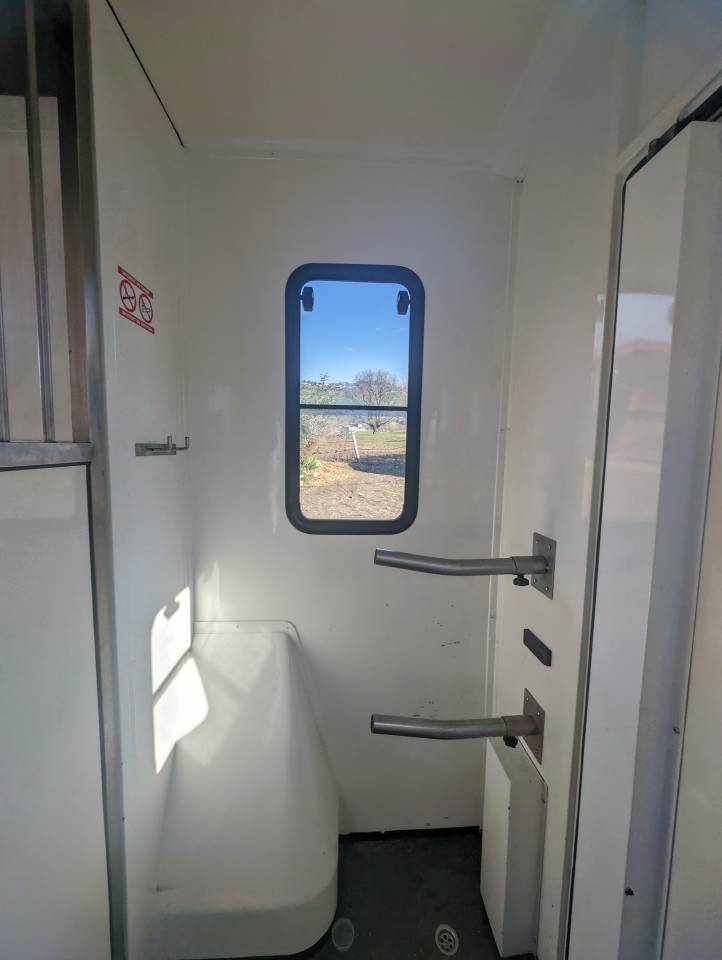 Horsebox HGV Ameline HARAS 3 PLACES RENAULT MASTER 2016 Used