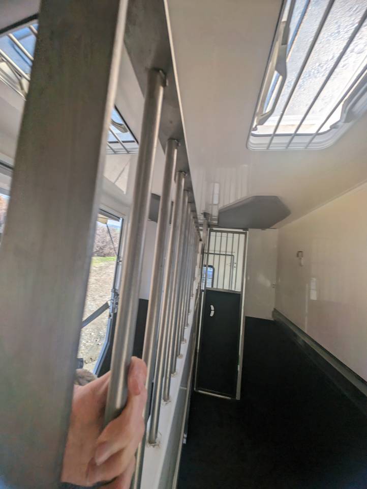 Horsebox HGV Ameline HARAS 3 PLACES RENAULT MASTER 2016 Used