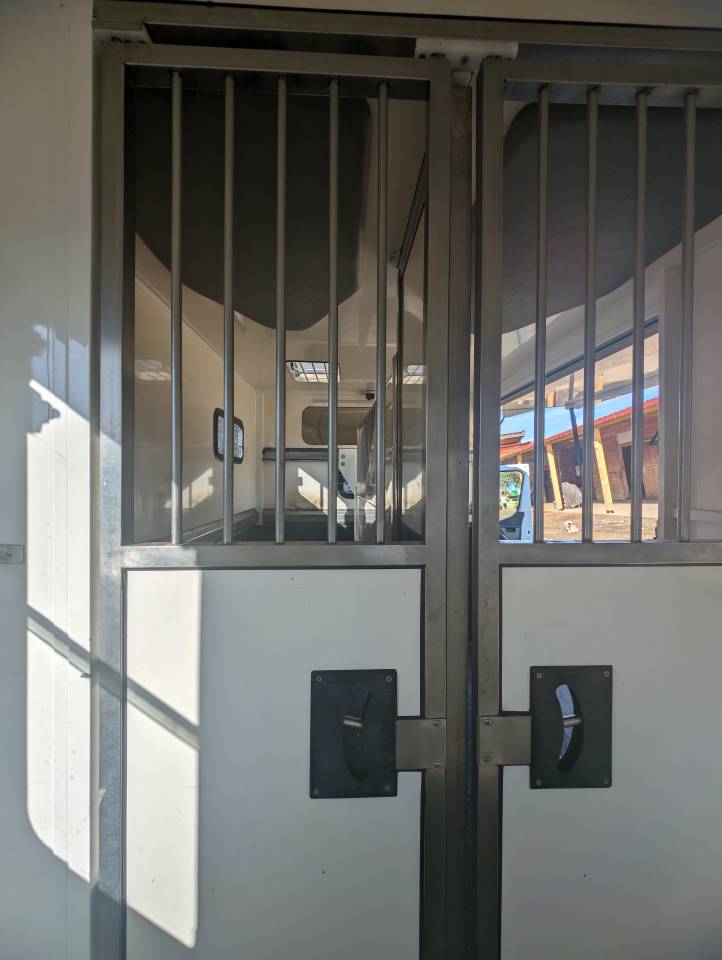 Horsebox HGV Ameline HARAS 3 PLACES RENAULT MASTER 2016 Used