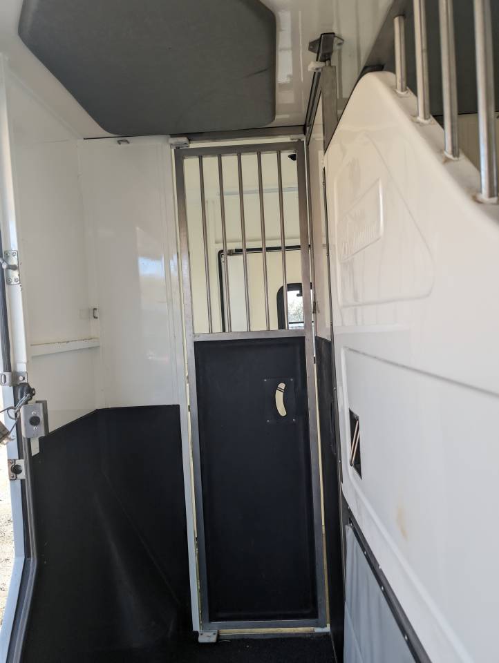 Horsebox HGV Ameline HARAS 3 PLACES RENAULT MASTER 2016 Used