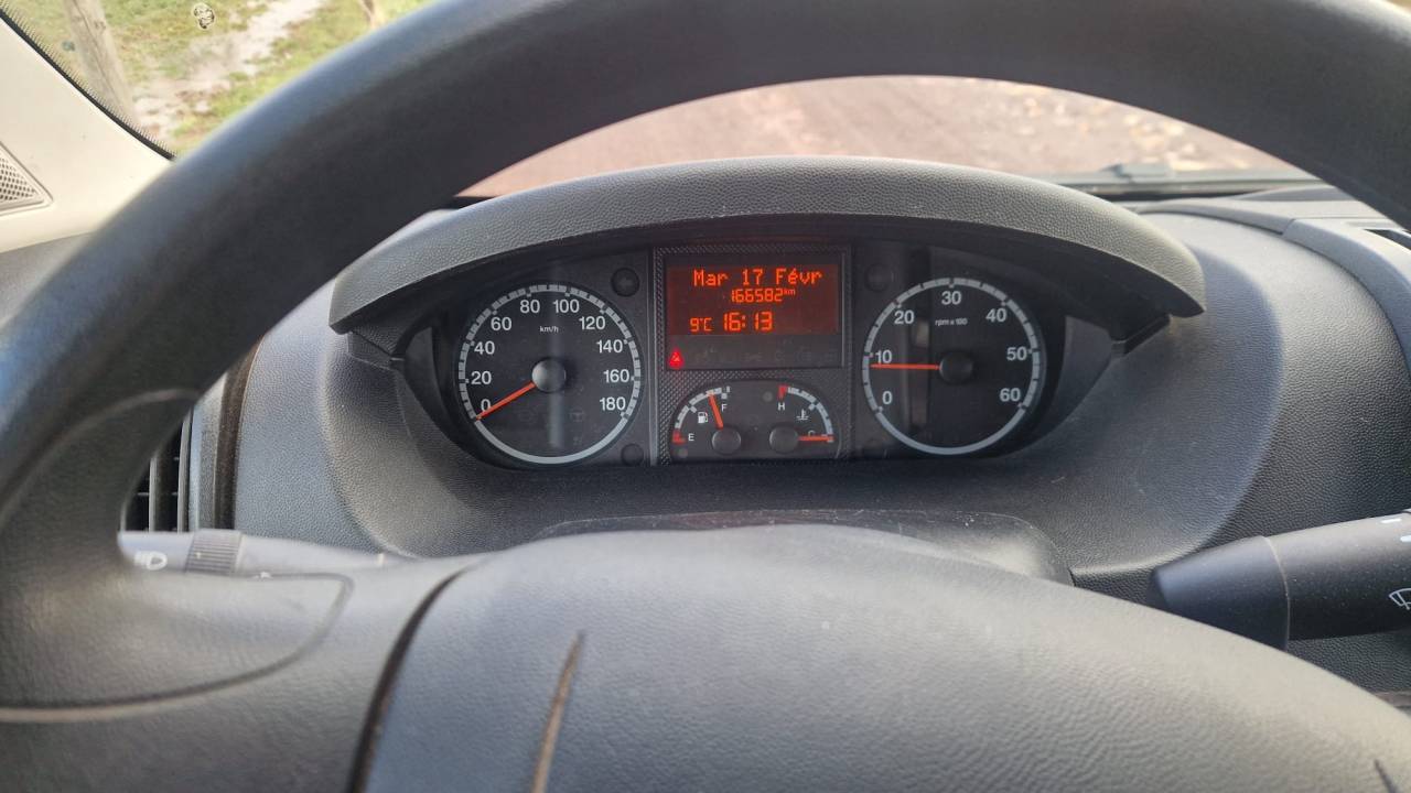 Horsebox HGV Theault peugeot  master 2013 Used