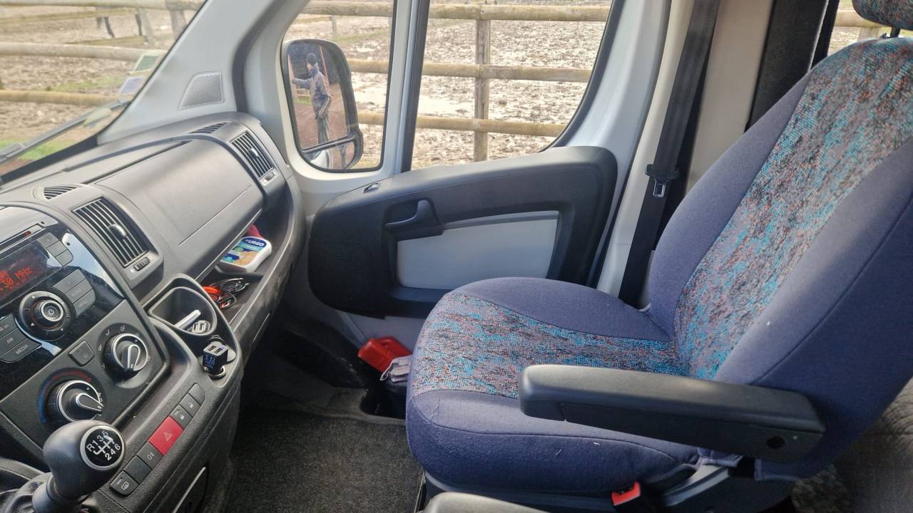 Horsebox HGV Theault peugeot  master 2013 Used