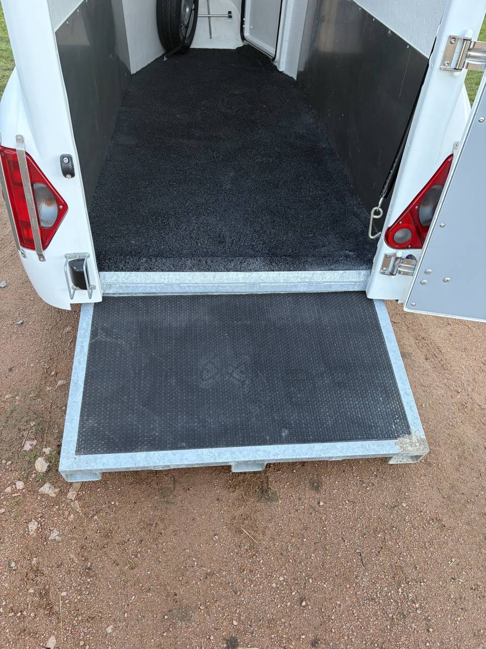 Horse trailer Barbot Turbovan 1,5 Stalls 2025 New