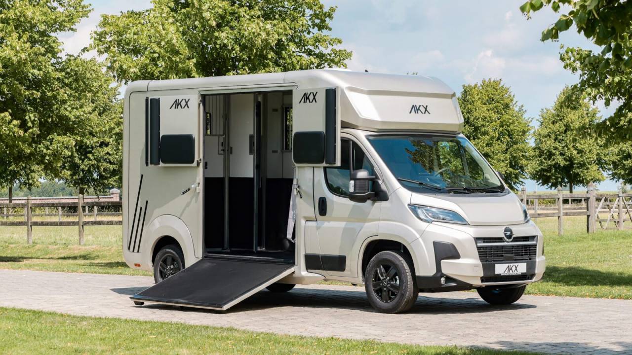 Horsebox HGV AKX Akx stallion 2026 New