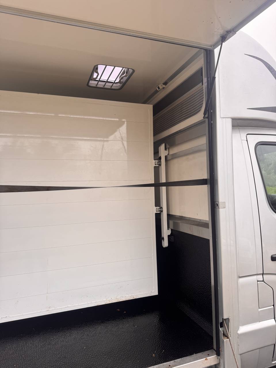 Horsebox HGV Renault Renault Master 2.3 DCI 180 ch grand confort 2023 Used