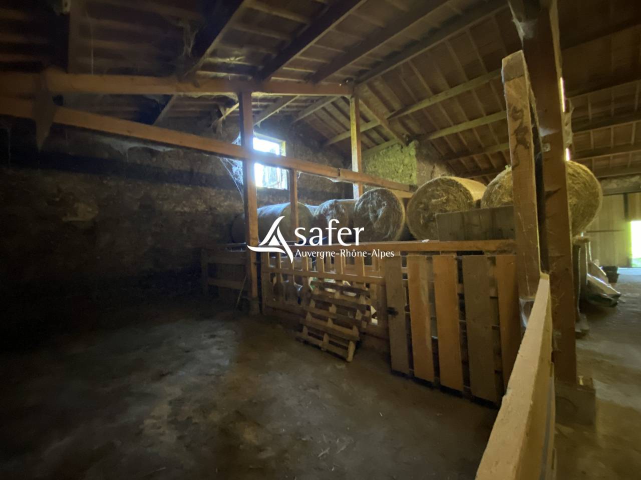 Hog farm / Piggery  Puy-de-D&ocirc;me