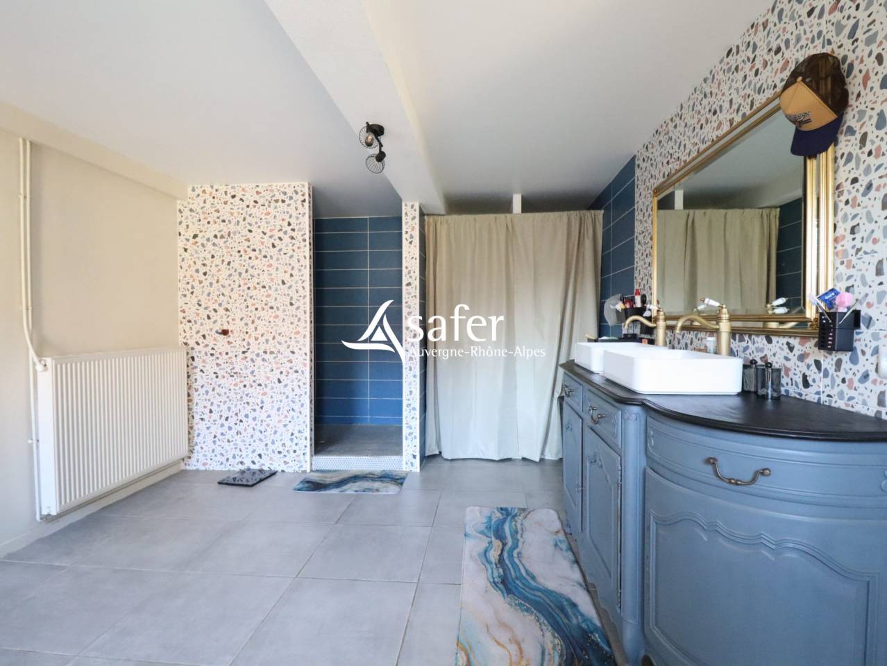 Hog farm / Piggery  Puy-de-D&ocirc;me