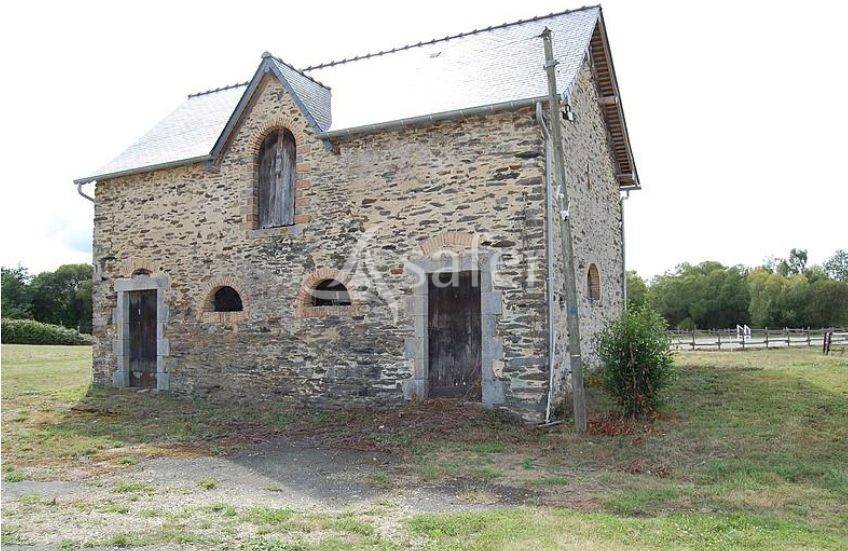 Equestrian property  Mayenne