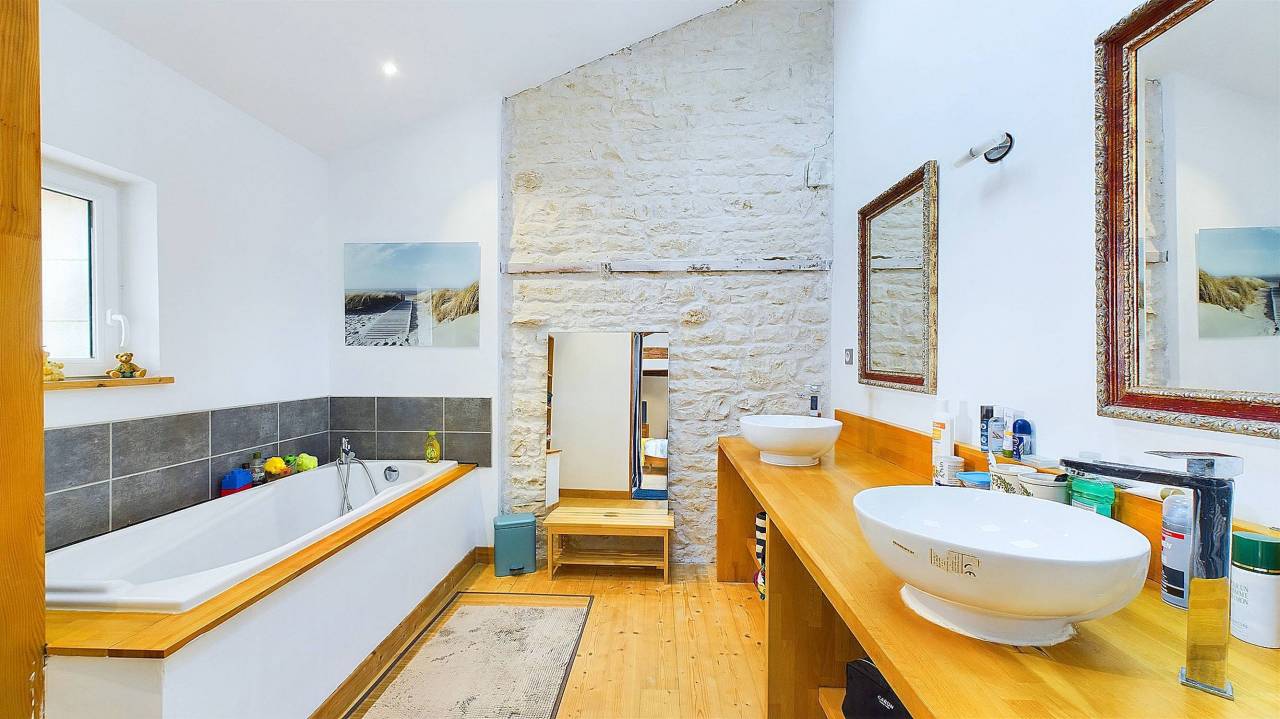 Equestrian property  Charente-Maritime