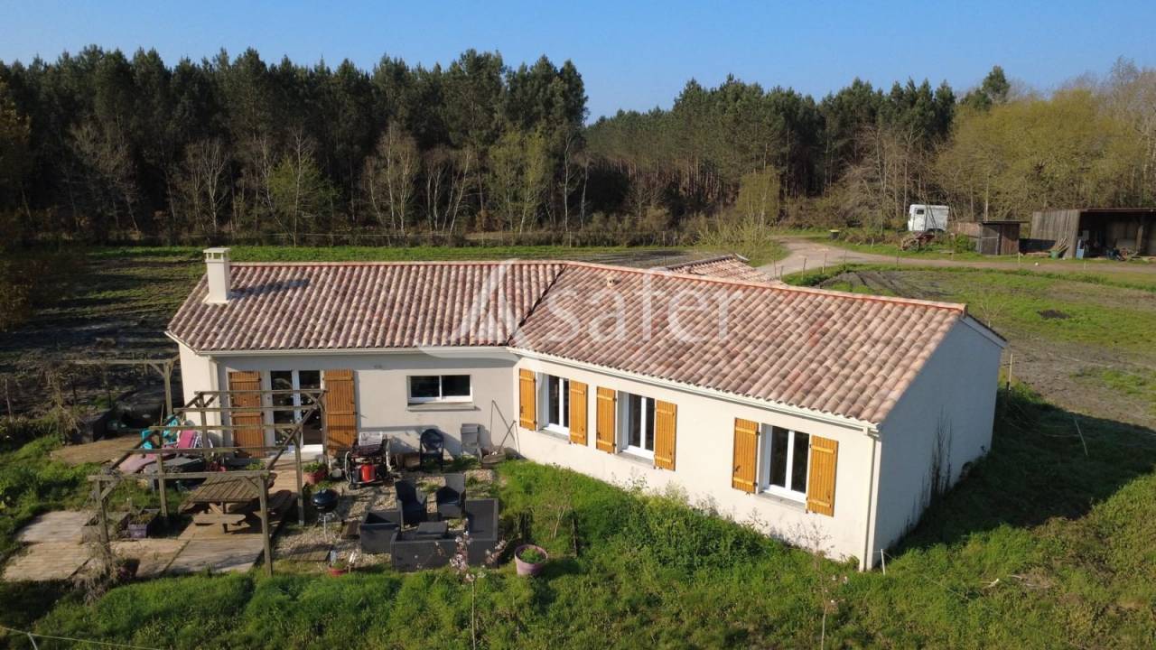 Other country property  Gironde