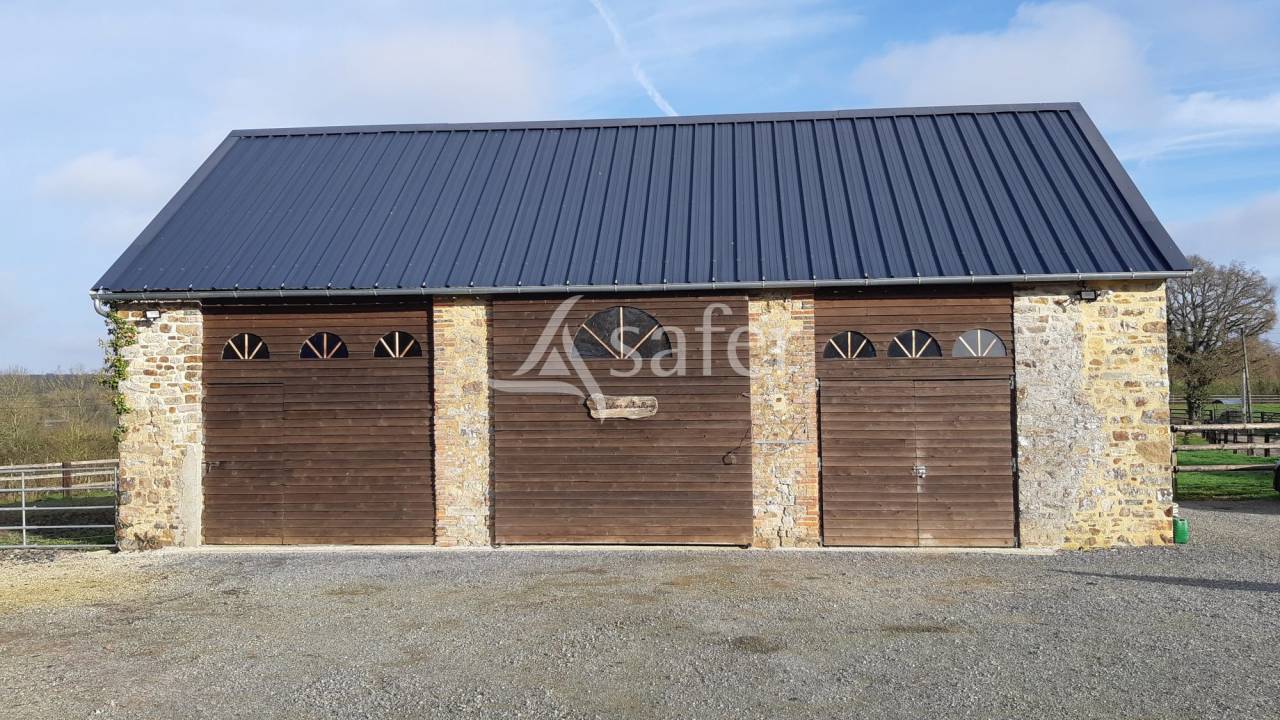 Equestrian property  Mayenne