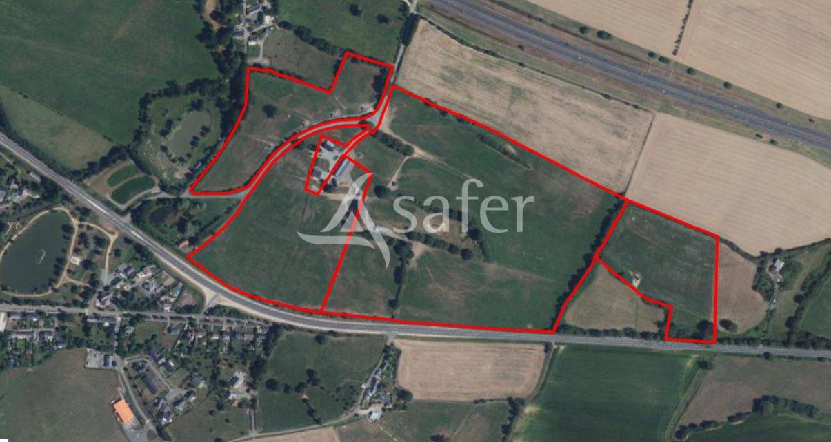 Equestrian property  Mayenne