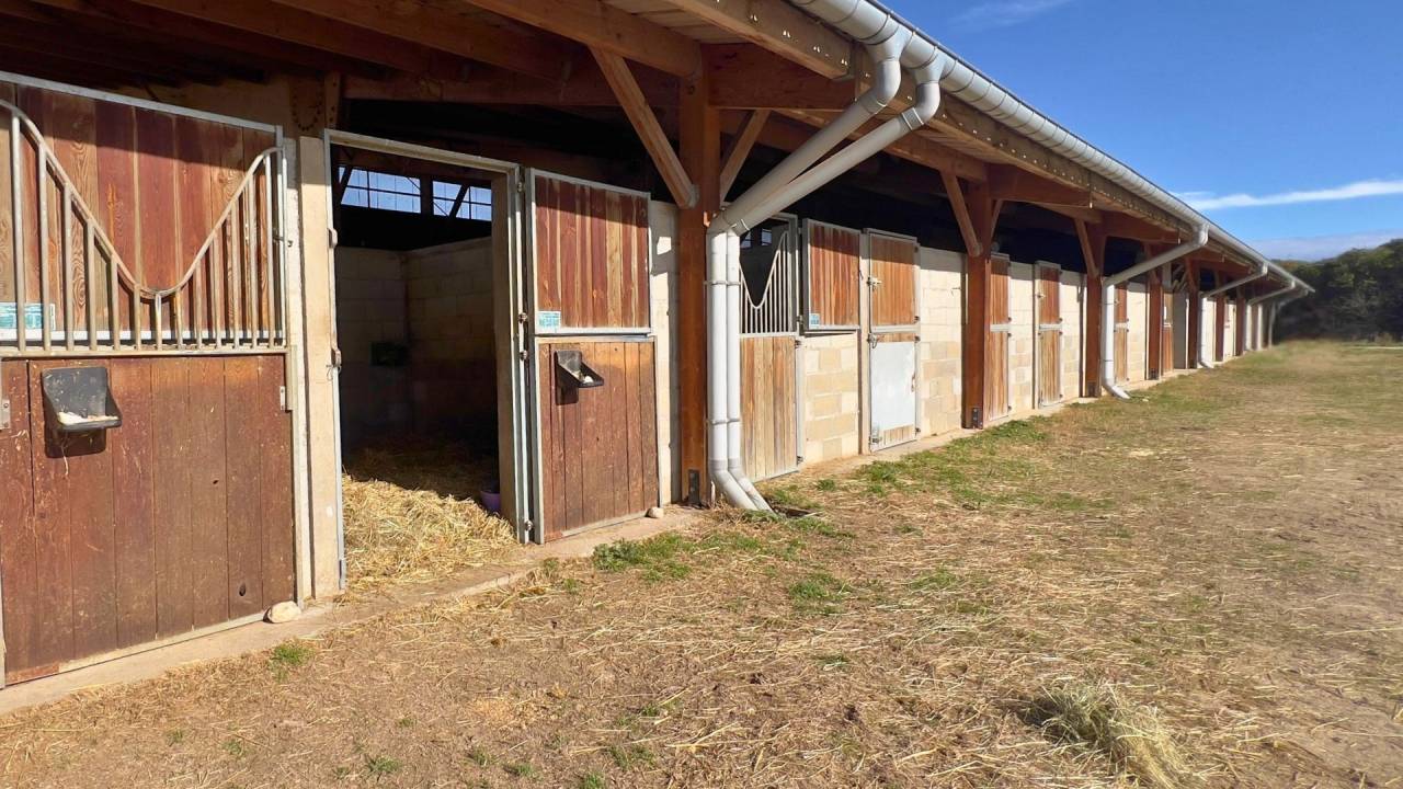 Equestrian property  Gard