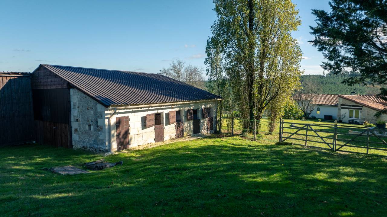 Equestrian property  Charente