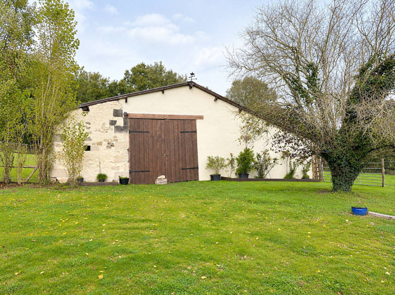 Equestrian property  Charente