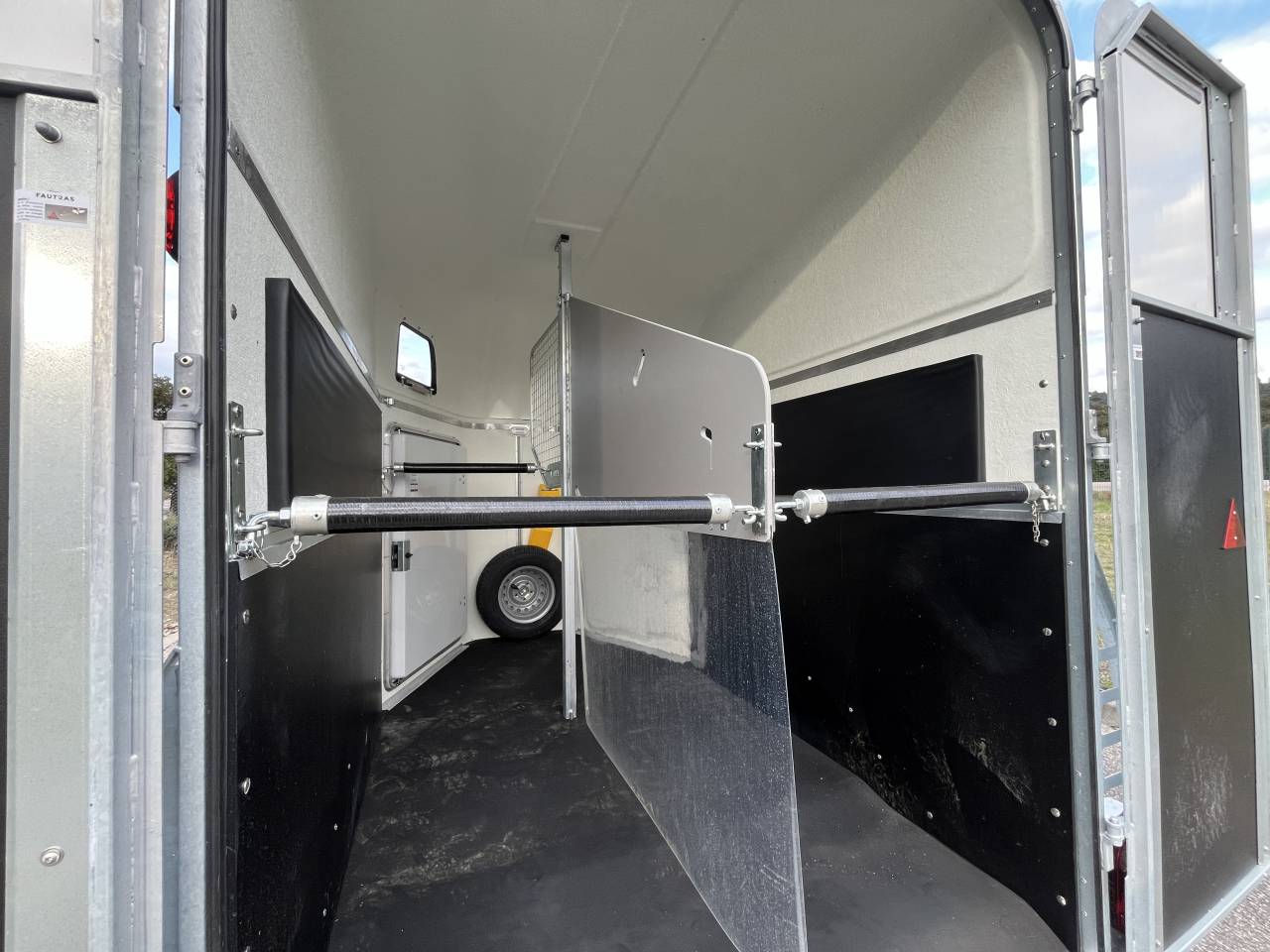 Horse trailer Fautras  2 Stalls 2026 Used